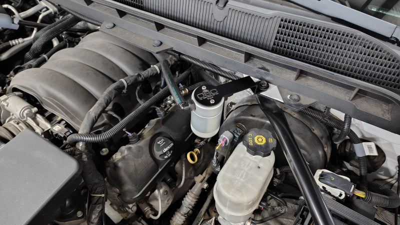 J&L 14-18 Chevy Silverado 1500 / 14-18 GMC Sierra 1500 4.3L V6 Oil Separator - Clear Anodized Oil Separators J&L