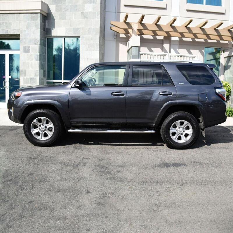 Westin 2014-2017 Toyota 4Runner SR5 PRO TRAXX 4 Oval Nerf Step Bars - SS Nerf Bars Westin