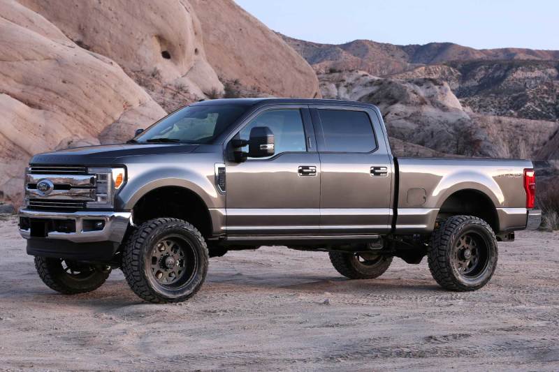 Fabtech 17-21 Ford F250/F350 4WD Gas 4in 4Link Sys w/Coils & Stealth Lift Kits Fabtech