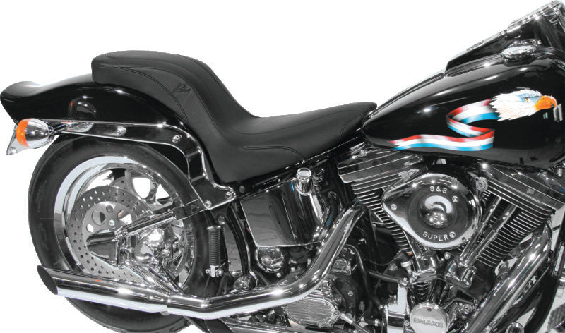 Mustang 84-99 Harley Standard Rear Tire DayTripper 1PC Seat - Black One-Piece Motorcycle Seats Mustang Motorcycle