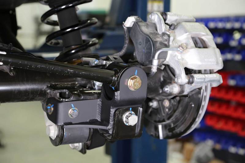 Fabtech 2021+ Ford Bronco 4WD Rear Track Bar Bracket Traction Bars Fabtech