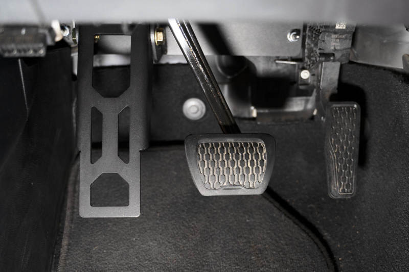 DV8 Offroad 18-20 Jeep Wrangler JL Adjustable Dead Pedal Pedal Covers DV8 Offroad