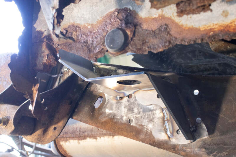 Rust Buster 1988-1998 Chevrolet & GMC C/K 1500 & 2500 Bed and Cab Mount Brackets - Left Frames RustBuster