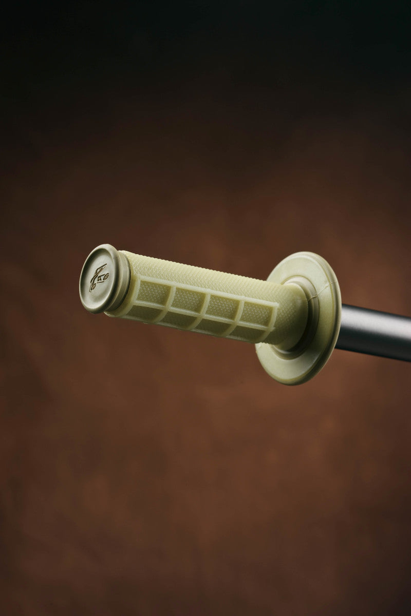 Renthal MX Dual Compound Grips 1/2 Waffle - Kevlar Grips Renthal