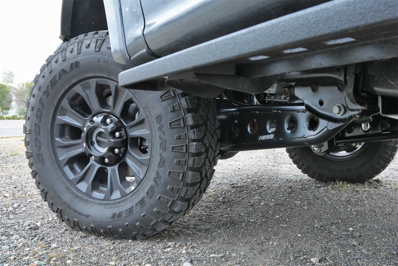 Fabtech 05-20 Ford F250/350 & 08-20 Ford F450/550 4WD 4/6/8in Lift Radius Arm System Lift Kits Fabtech