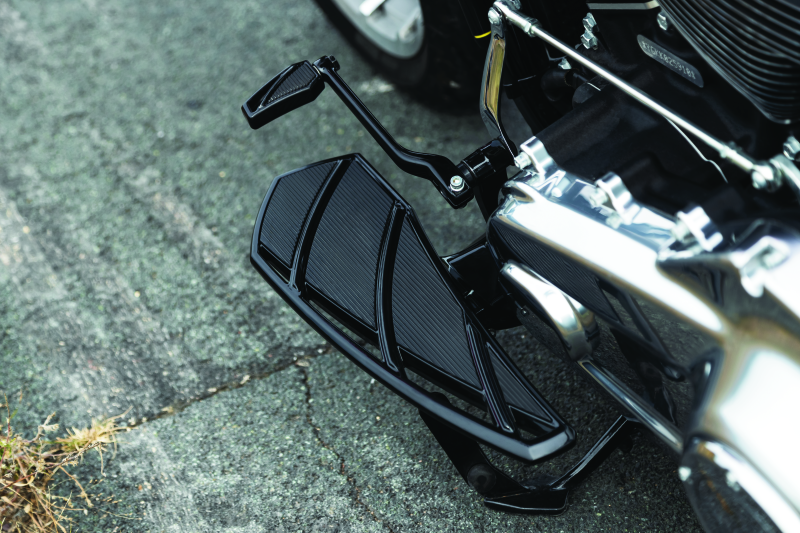 Kuryakyn Phantom Shift Peg Black Footpegs Kuryakyn