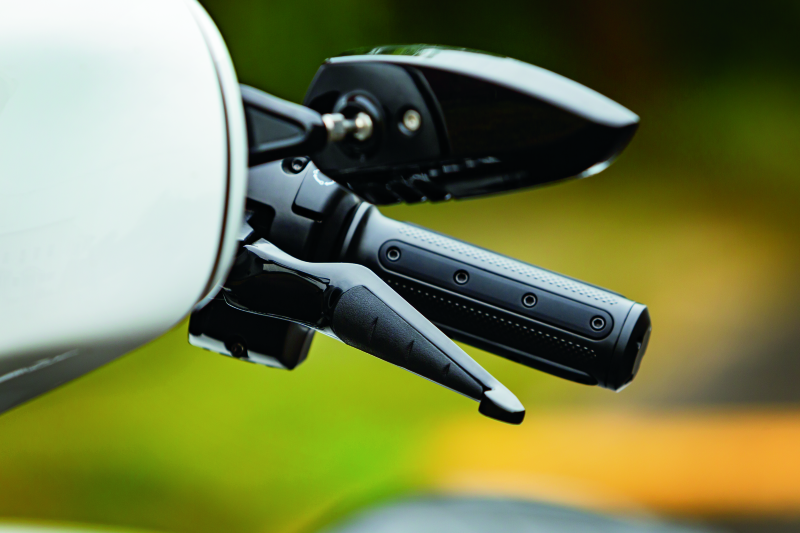 Kuryakyn ISO Levers 17-20 HD Touring Chrome Bolts Kuryakyn