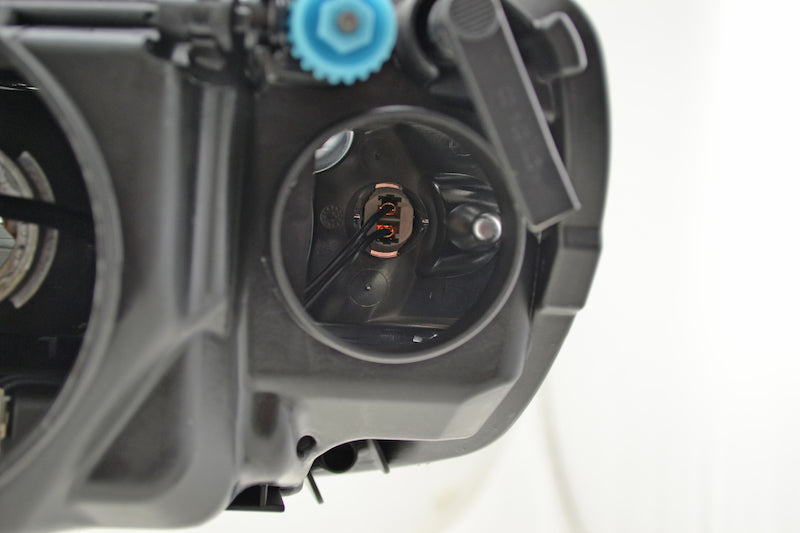 Hella 08-10 Vw Touareg Xenon Headlamp Rh Driving Lights Hella