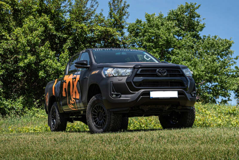 Zone Offroad 06-25 Toyota Hilux 1.5in Front/1in Rear Suspension Lift Kit Lift Kits Zone Offroad