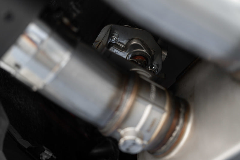 MBRP 18-20 Ford Mustang GT 5.0 w/ Quad Tip Active Exhaust Cat Back Split Rear T304 w/ Carb Fib Tips Catback MBRP