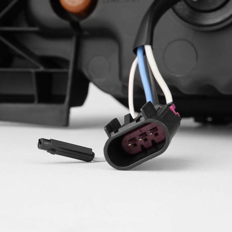 AlphaRex 17-19 Ford F-250/350/450/550 Super Duty LUXX-Series LED Proj Headlights Chrome w/SS & SBDRL Headlights AlphaRex