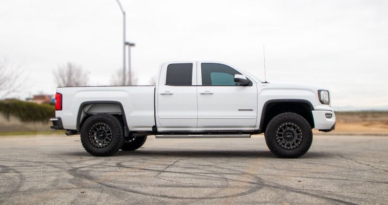 Cognito 07-20 Chevy Silv/Sierra 1500 Yukon/Tahoe/Sub 2WD/4WD 3in Perf Leveling Kit w/ Fox 2.0 IFP Leveling Kits Cognito