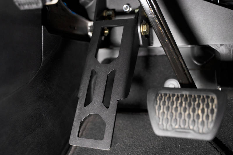 DV8 Offroad 18-20 Jeep Wrangler JL Adjustable Dead Pedal Pedal Covers DV8 Offroad