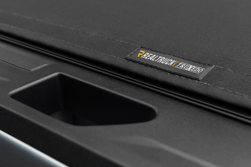 Truxedo 2023 GMC Canyon / Chevrolet Colorado 5ft 2in Bed Pro X15 Tonneau Cover - Matte Black Bed Covers - Roll Up Truxedo