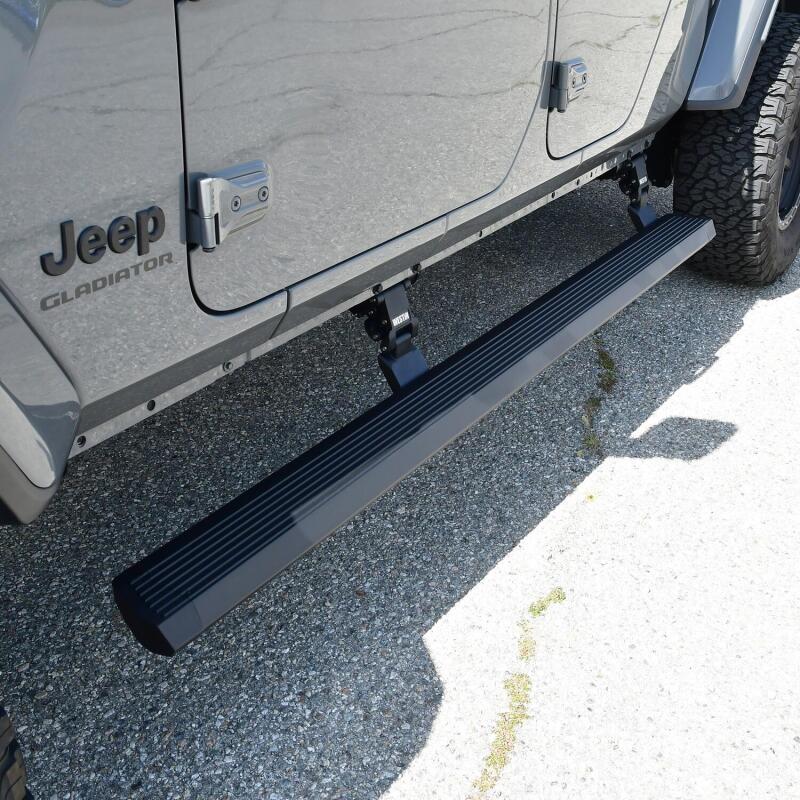 Westin 20-24 Jeep Gladiator Pro-e Running Boards - Tex. Blk Running Boards Westin