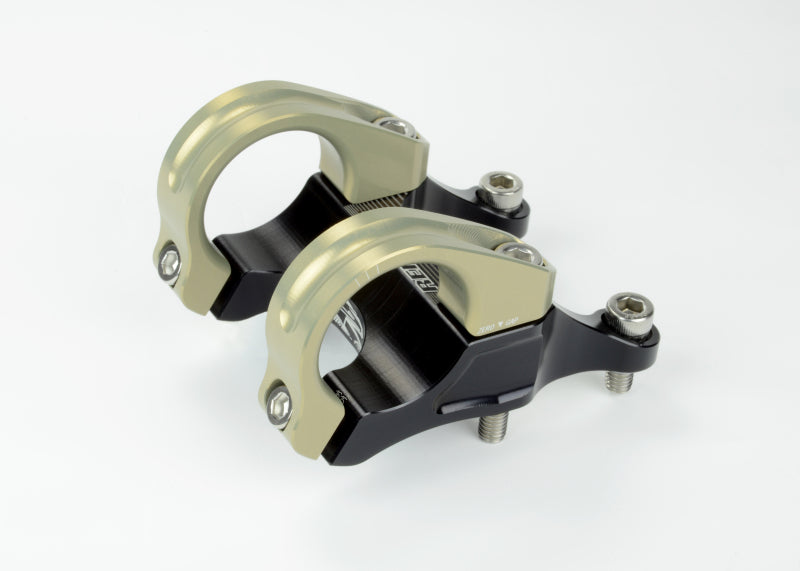 Renthal Integra II Stem. 50 mm. x 10 mm. - Aluminum Gold/Black Triple Clamp / Trees Renthal