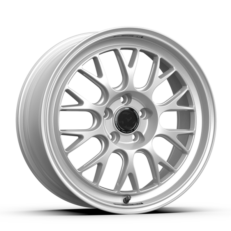 fifteen52 Holeshot RSR 18x8.5 5x112 42mm ET 57.1mm Center Bore Radiant Silver Wheels - Cast fifteen52