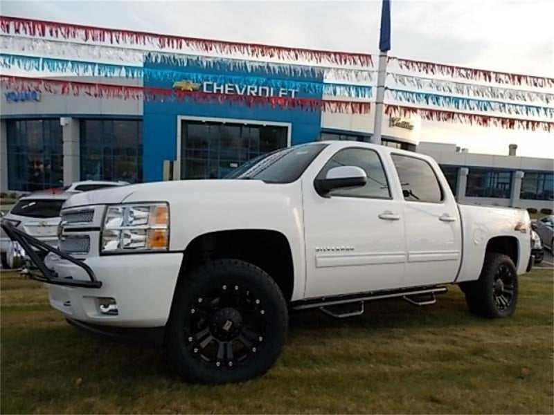 N-Fab Nerf Step 07-13 Chevy-GMC 2500/3500 07-10 1500 Crew Cab - Gloss Black - Cab Length - 3in Side Steps N-Fab