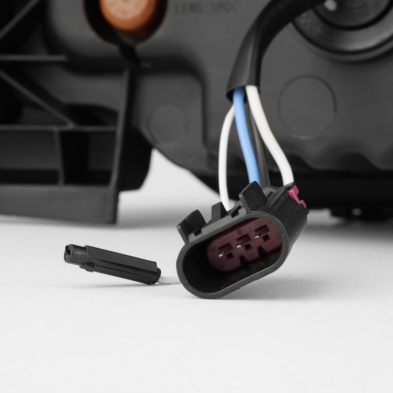 AlphaRex 17-19 Ford F-250/350/450 SD NOVA-Series LED Proj Headlights Alpha-Bk w/Acv Light SS & SBDRL Headlights AlphaRex