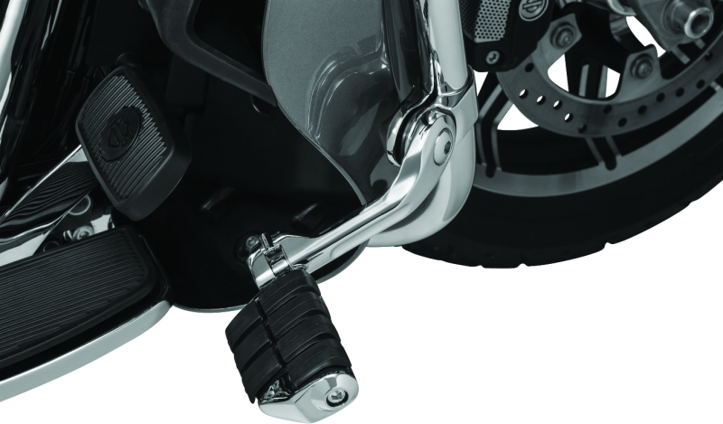 Kuryakyn Tour-Tech Cruise 6in Mount Arm With Dually ISO Pegs 1-1/4in Clamp Chrome Footpegs Kuryakyn