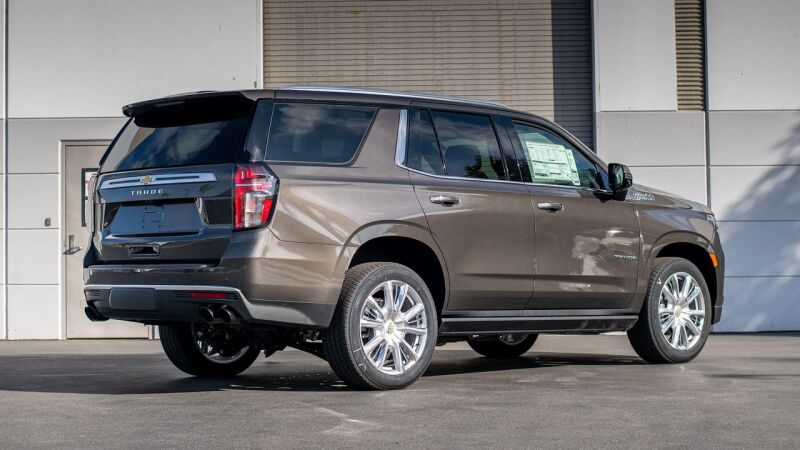 Borla 21-22 Chevrolet Tahoe 5.3L V8 2/4WD 4DR 3in/2.75in Touring Cat-Back Exhaust -Black Chrome Tips Catback Borla