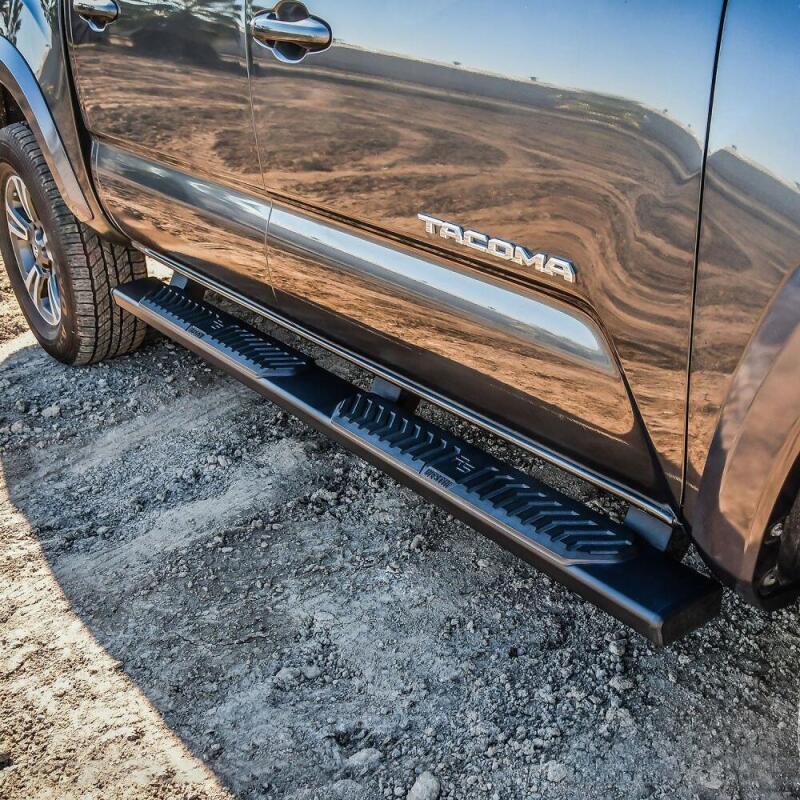 Westin 2005-2018 Toyota Tacoma Double Cab R5 Nerf Step Bars - Black Nerf Bars Westin