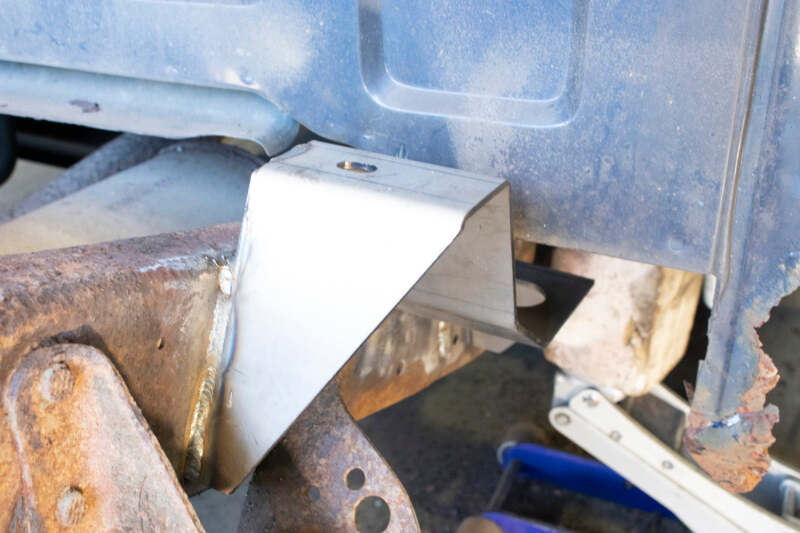 Rust Buster 1988-1998 Chevrolet & GMC C/K 1500 & 2500 Bed and Cab Mount Brackets - Right Frames RustBuster