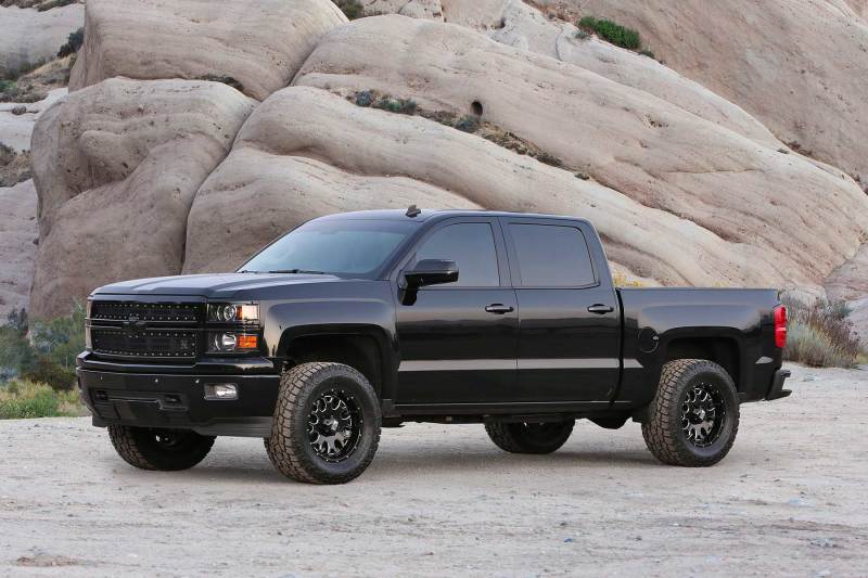 Fabtech 14-18 GM C/K1500 P/U w/oE Alm Or Stmp Stl UCA 4in Basic Sys w/Perf Shks Lift Kits Fabtech