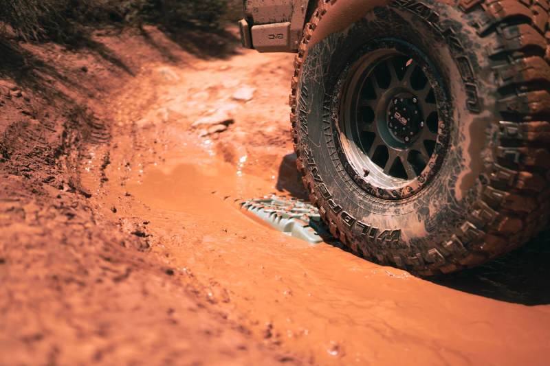 DV8 Offroad Recovery Traction Boards w/ Carry Bag - Olive Recovery Boards DV8 Offroad