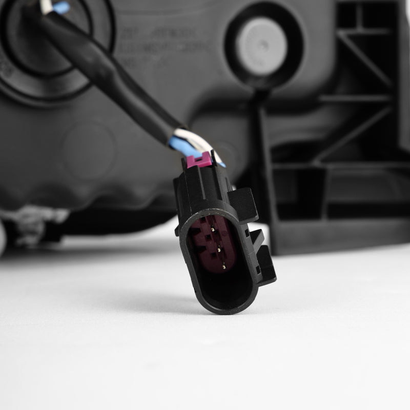 AlphaRex 17-19 Ford F-250/350/450/550 Super Duty PRO-Series Proj Headlights Black w/SeqSig & DRL Headlights AlphaRex