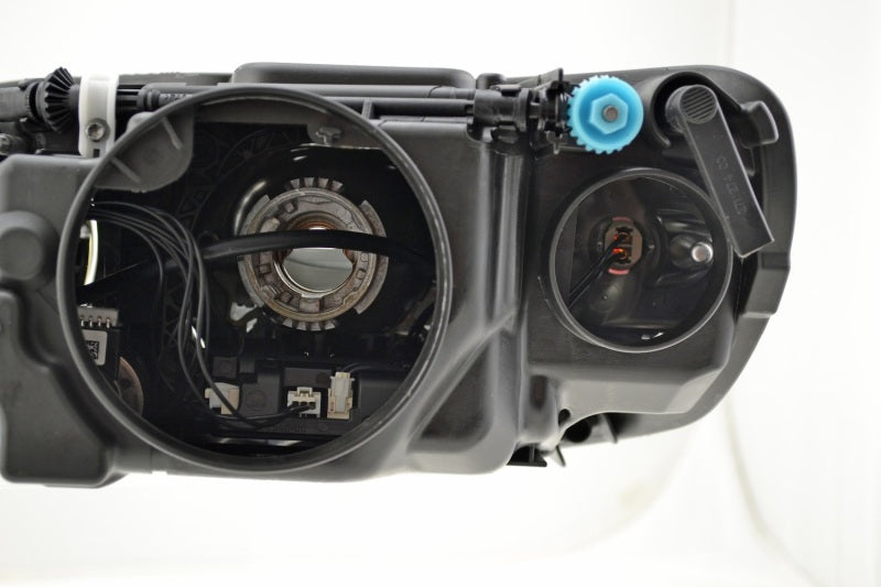 Hella 08-10 Vw Touareg Xenon Headlamp Rh Driving Lights Hella