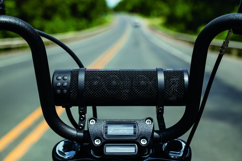 Kuryakyn Road Thunder Plus Sound Bar Satin Black Audio Kuryakyn