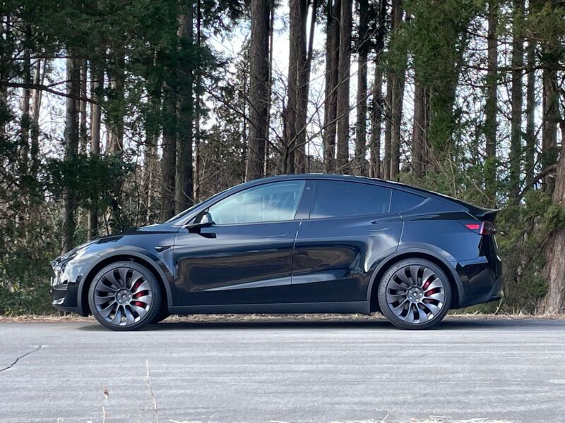 HKS 2022+ Tesla Model Y AWD Hipermax S Full Kit Coilovers HKS