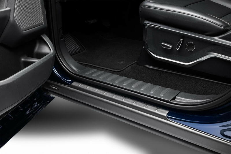 Bushwacker 20-24 Chevrolet/GMC Silverado/Sierra 2500/3500HD CC Trail Armor Rocker Panel - Black Body Armor & Rock Rails Bushwacker