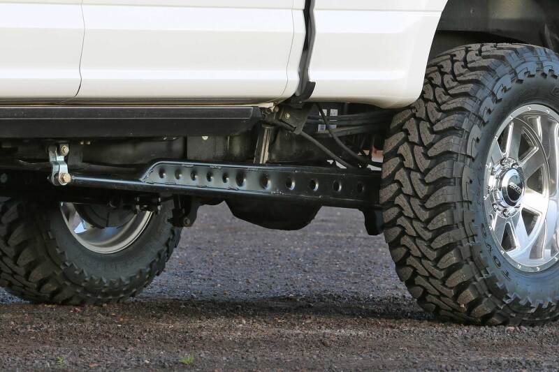 Fabtech 2023+ Ford F250/F350 4WD Super Duty Floating Rear Traction Bar System Traction Bars Fabtech