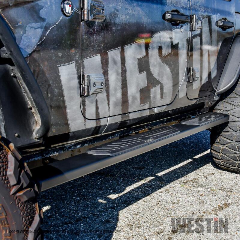 Westin 18-22 Jeep Wrangler JLU 4dr R5 Nerf Step Bars - Tex. Blk Nerf Bars Westin