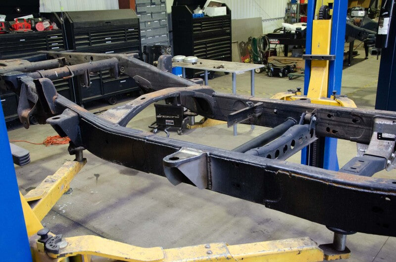 Rust Buster 11-18 Chevy Silverado 2500HD/3500HD Center Cab Mount - Right Frames RustBuster