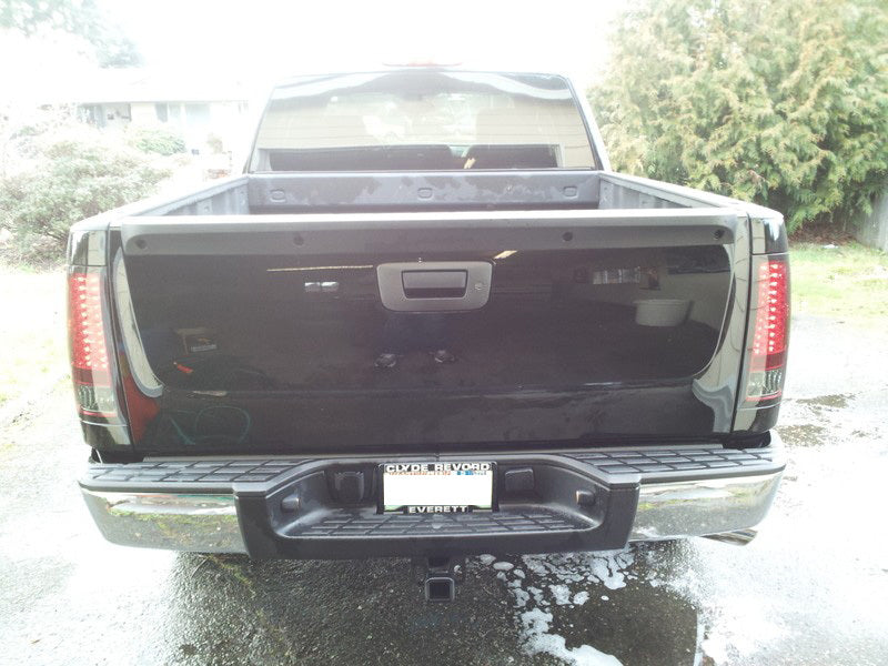 Spyder GMC Sierra 07-13 (Not 3500 Dually 4 Rear Wheels)LED Tail Lights Red Clear ALT-YD-GS07-LED-RC Tail Lights SPYDER