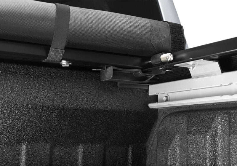 Cubierta de caja Truxedo Lo Pro de 5 pies y 7 pulgadas para Ram 1500 09-18 con RamBox y Ram 1500 Classic 19-20 con RamBox