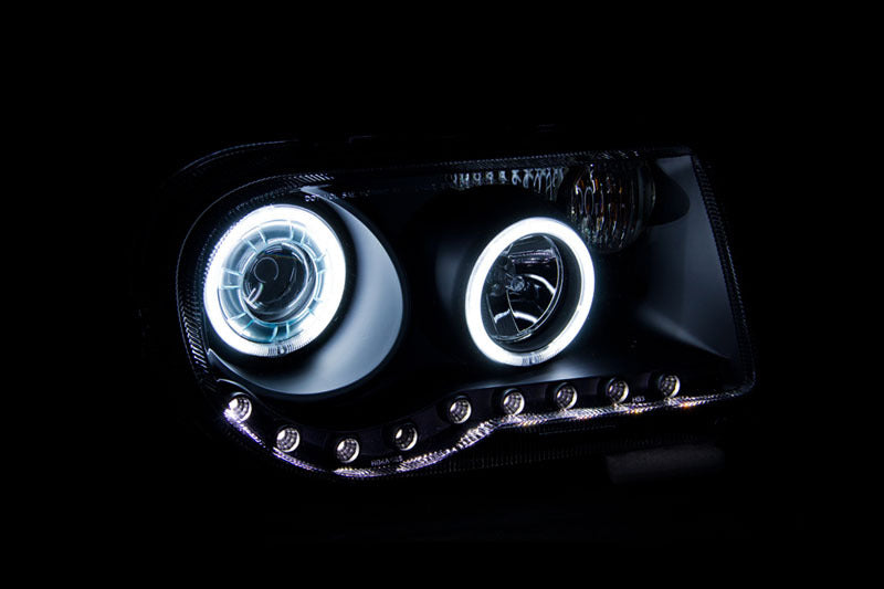 ANZO 2005-2010 Chrysler 300C Projector Headlights w/ Halo Black (CCFL) G2 Headlights ANZO