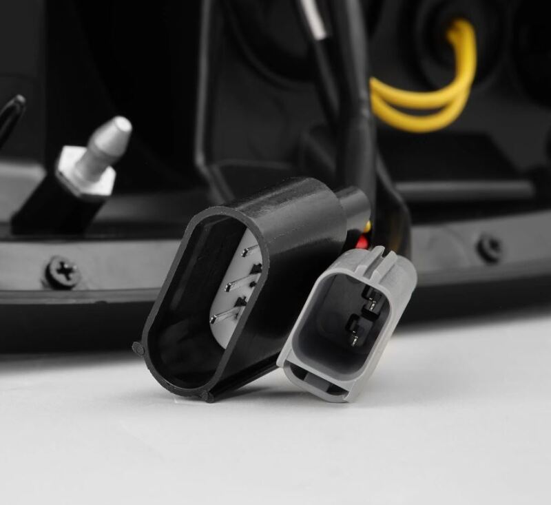 AlphaRex 97-03 Ford F150 / 99-16 Ford F250/F350/F450/F550 LUXX-Series LED Tail Lights - Black/Red Tail Lights AlphaRex