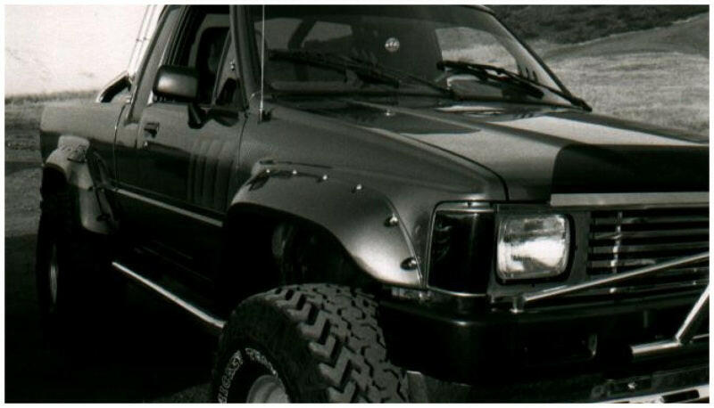 Bushwacker 84-88 Toyota Cutout Style Flares 2pc Compatible w/ Domestic or Import Bed - Black Fender Flares Bushwacker