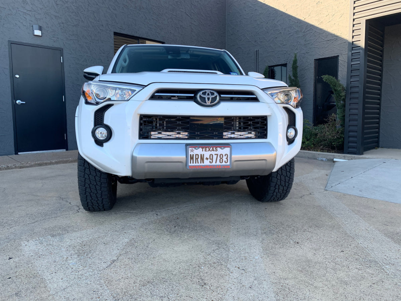 Cali Raised 14-24 Toyota 4Runner 32In Hidden Grille LED Light Bar Brackets - One Combo Beam Light Bars & Cubes Cali Raised LED