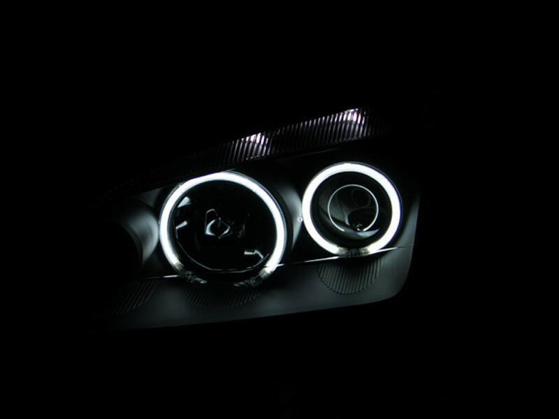 ANZO 2005-2007 Ford Focus Projector Headlights w/ Halo Black Headlights ANZO