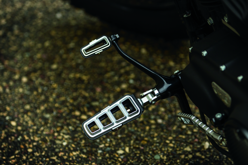 Kuryakyn Dillinger Pegs With Male Mount Adapter Silver Bolts Kuryakyn