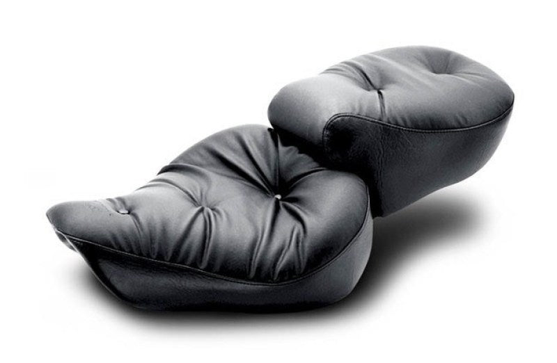 Mustang 91-05 Harley Dyna Wide Touring 1PC Seat Regal - Black One-Piece Motorcycle Seats Mustang Motorcycle