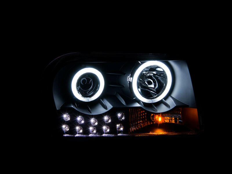 ANZO 2005-2010 Chrysler 300 Projector Headlights w/ Halo Black (Does Not Fit S Models) Headlights ANZO
