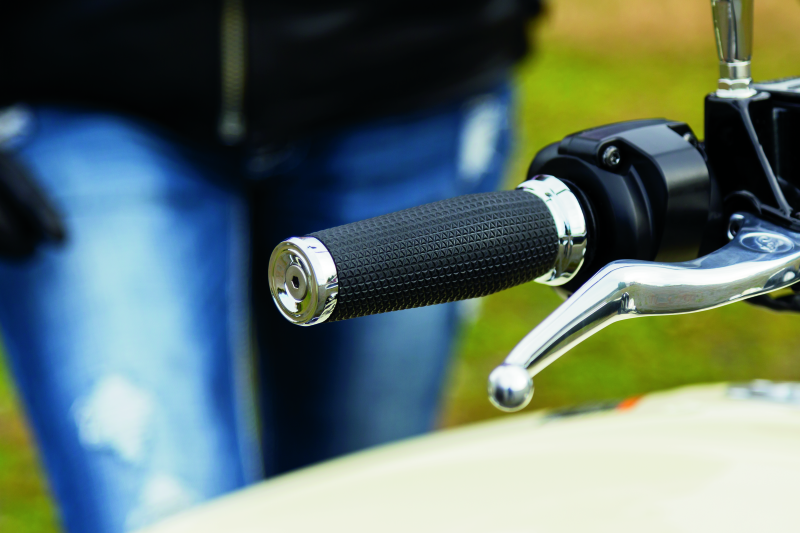 Kuryakyn Thresher Grips Universal 7/8inch Chrome Bolts Kuryakyn