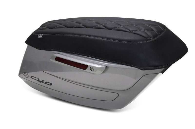 Mustang 23-25 Harley CVO Road Glide (ST) Deluxe Diamond Saddlebag Lid Covers Seat Covers Mustang Motorcycle