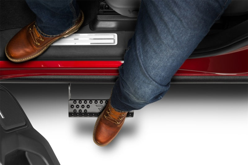 N-Fab RKR Step System 2019 Chevy/GMC 1500 Crew Cab - Cab Length - Tex. Black - 1.75in Body Armor & Rock Rails N-Fab